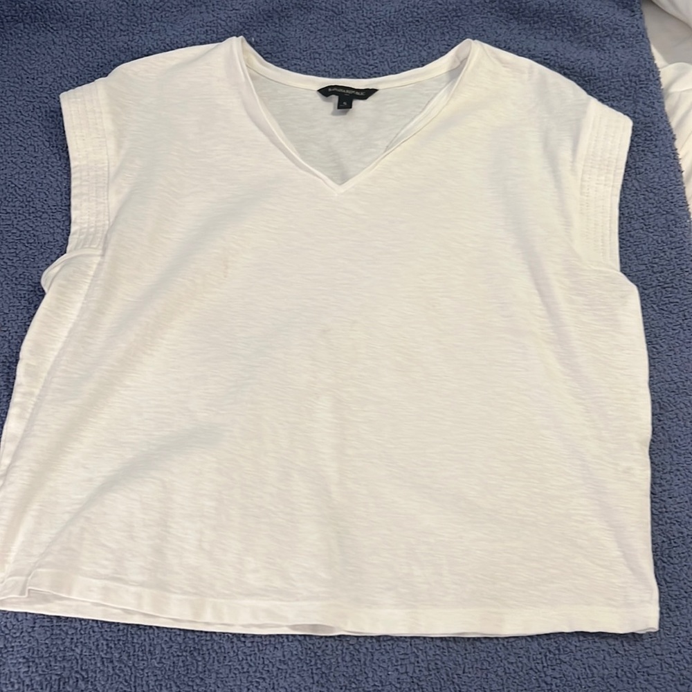 Adorable cropped v neck tee